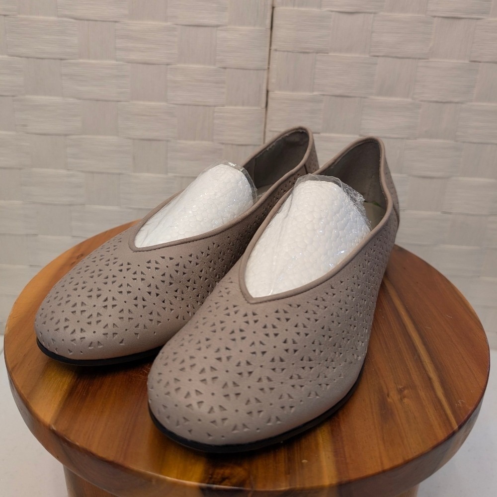 Eileen Fisher Taupe Laser Cut Leather Flats Italian Vero Cuoio Shoes Womens‎ 8.5